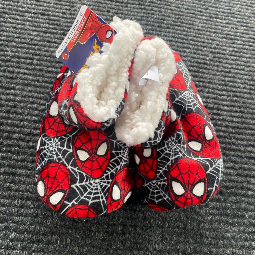 Marvel Spider-Man Red and Black Slippers- Size 2-3T (shoe size 4.5-7.5)